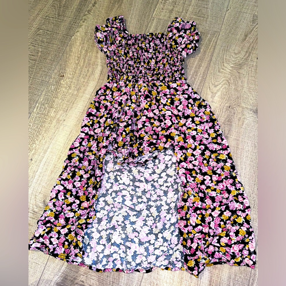 Girls size 7/8 Romper/Dress from the back it looks like you’re wearing a dress
